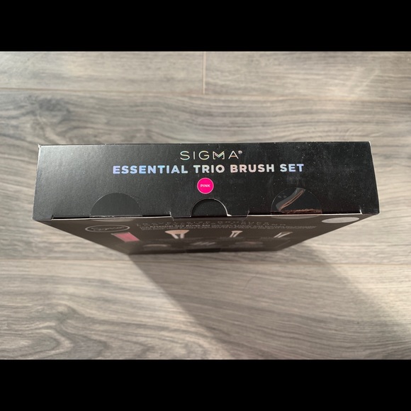 🛼🛼Sigma Beauty Travel Brush Trio with Storage Tin - Picture 3 of 4
